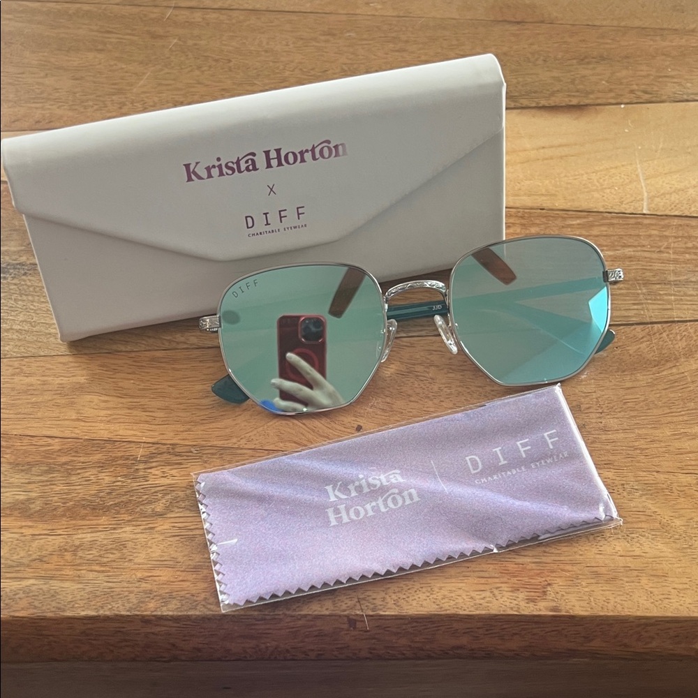Diff Eyewear Sunglasses with Blue Lenses